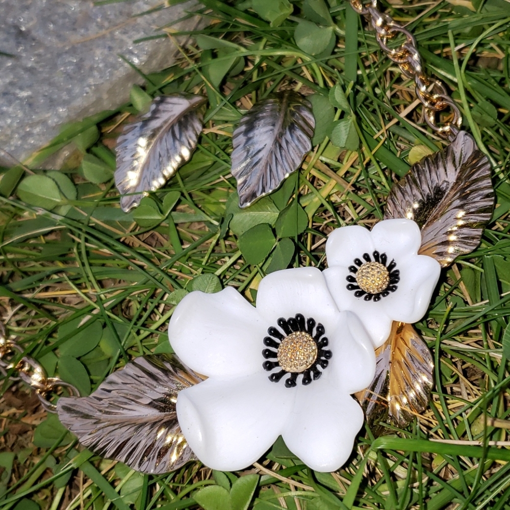 Vtg Louis Feraud Lucite Flower Leaf Necklace - Picture 12 of 14